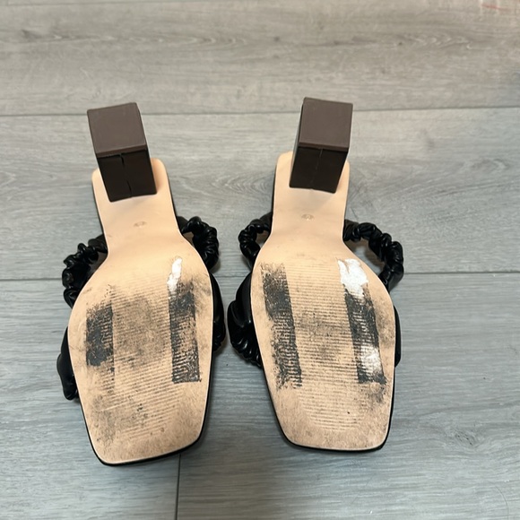 Black Scrunch Heels - Picture 2 of 3